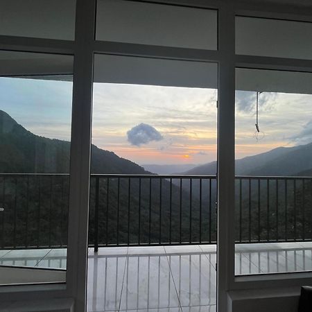 Eagle Heights Resort Pirmed Bagian luar foto