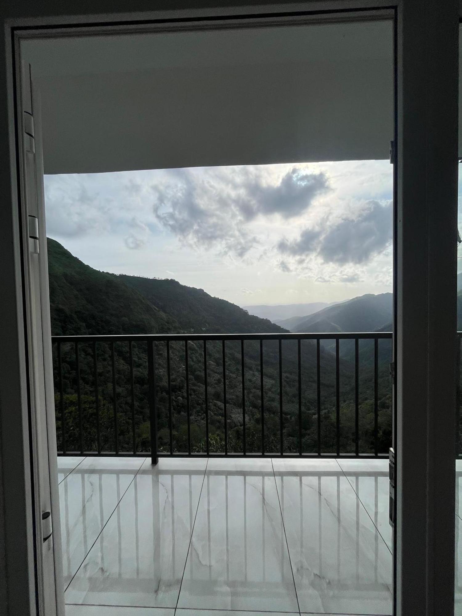 Eagle Heights Resort Pirmed Bagian luar foto