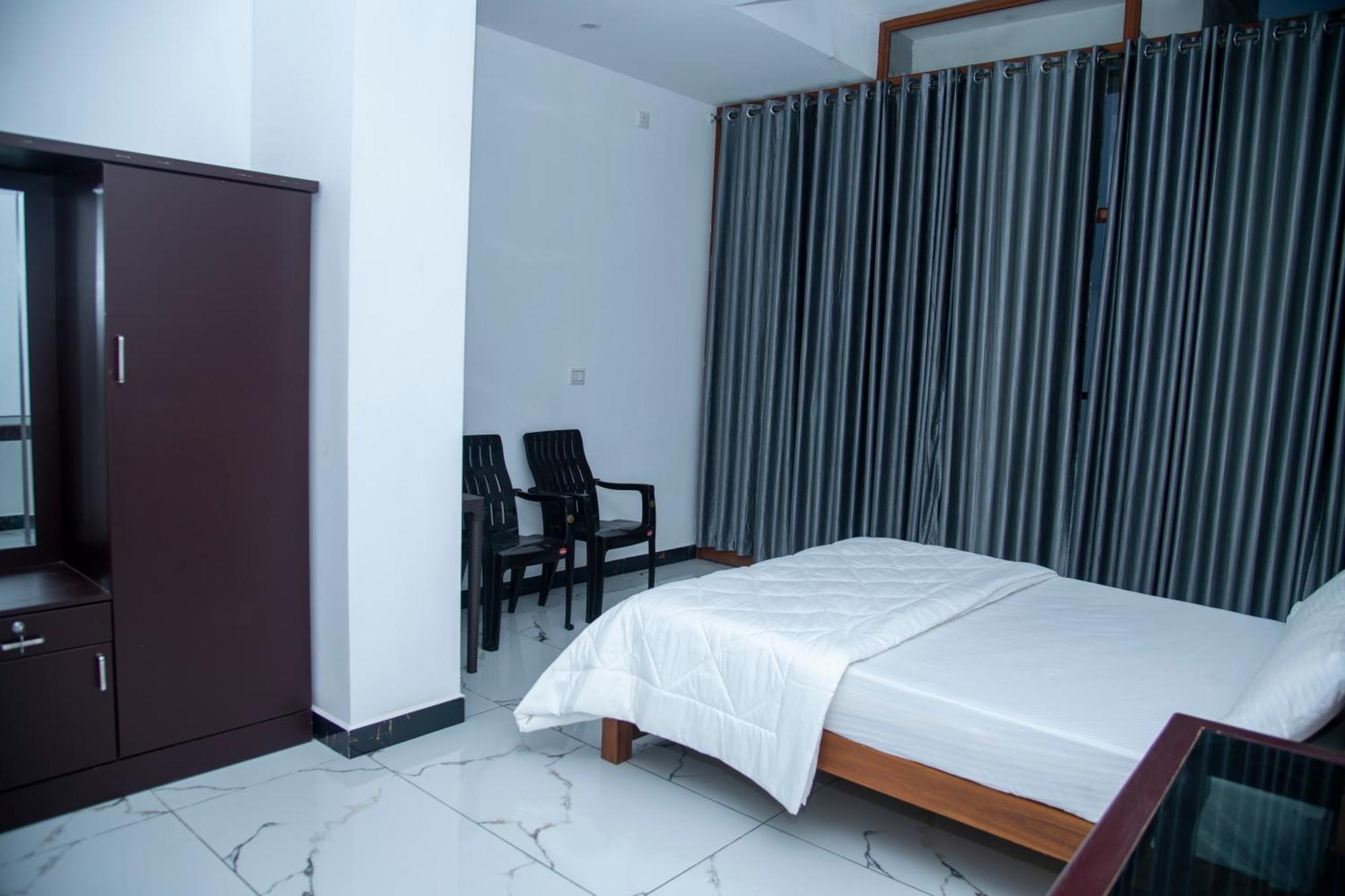 Eagle Heights Resort Pirmed Bagian luar foto